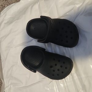 Toddler crocs 6c